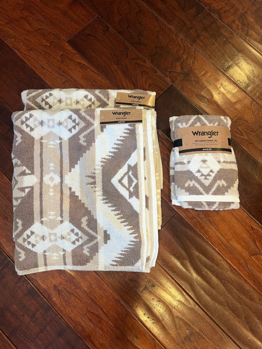 Wrangler Southwestern Pattern Quick Dry Bath and Hand Towel Set - Beige & White